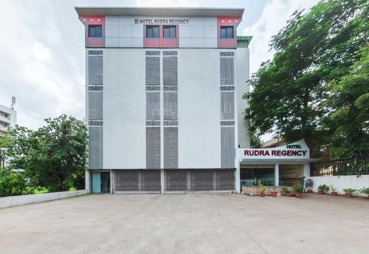 Hotel Rudra Regency Ahmedabad Ngoại thất bức ảnh